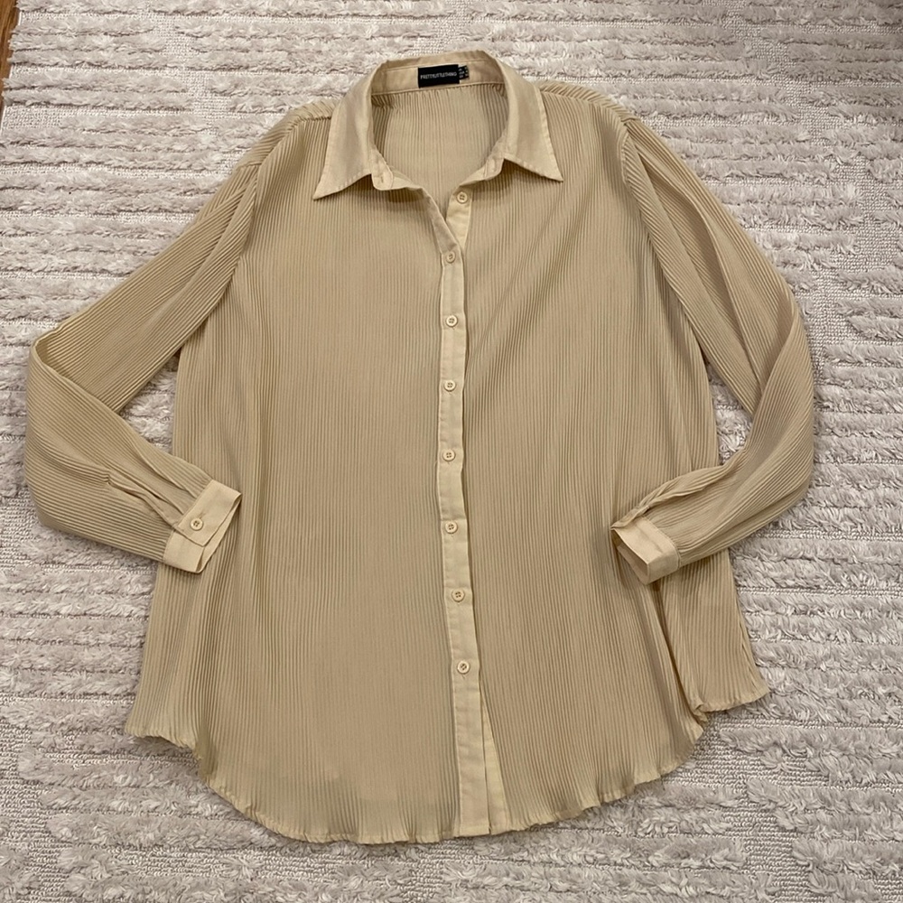 Pretty Little Thing Pleated Button Down Sz 4